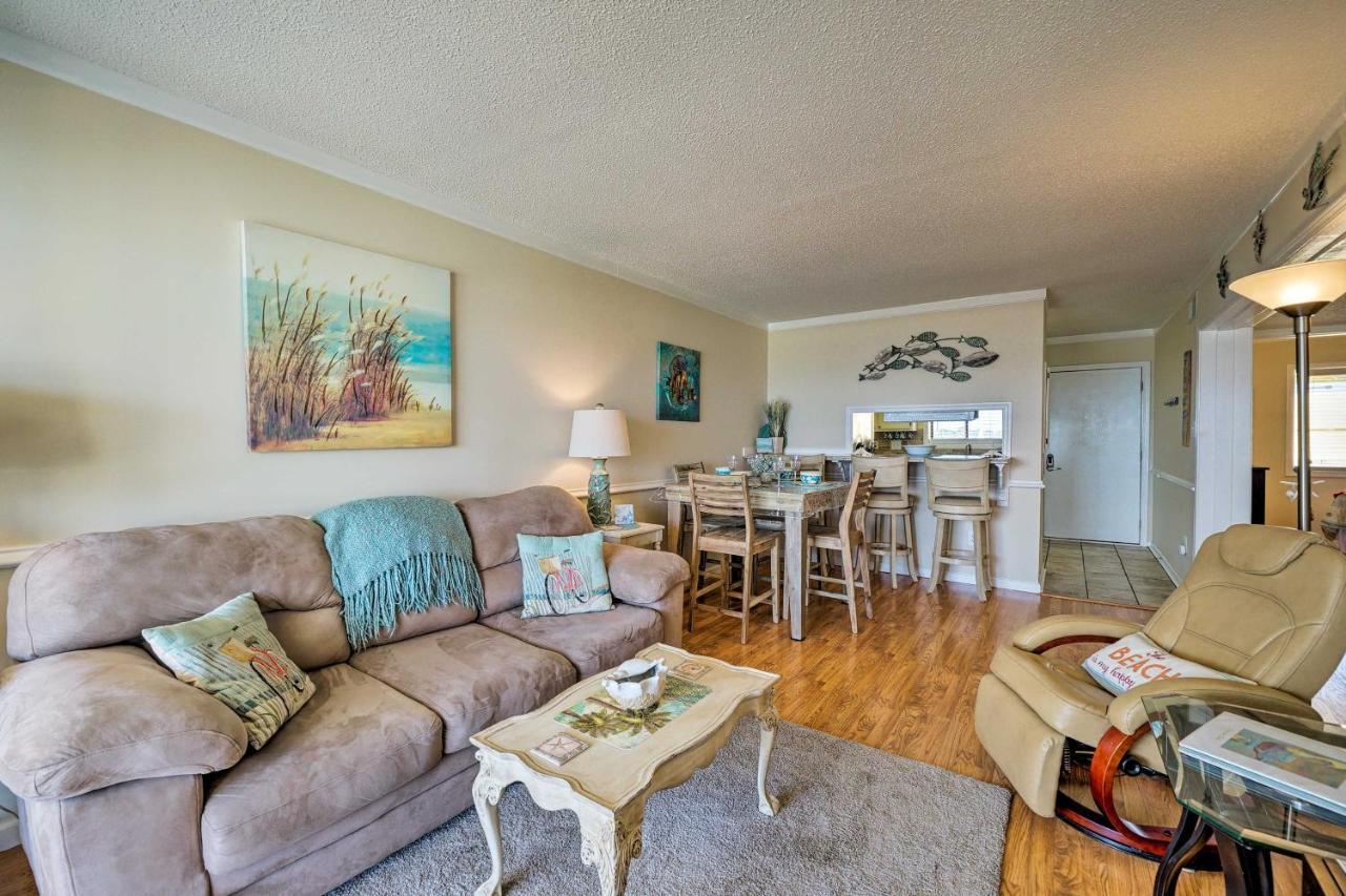 Appartamento Breezy Beach Retreat With 180-Degree Ocean Views! Carolina Beach Esterno foto
