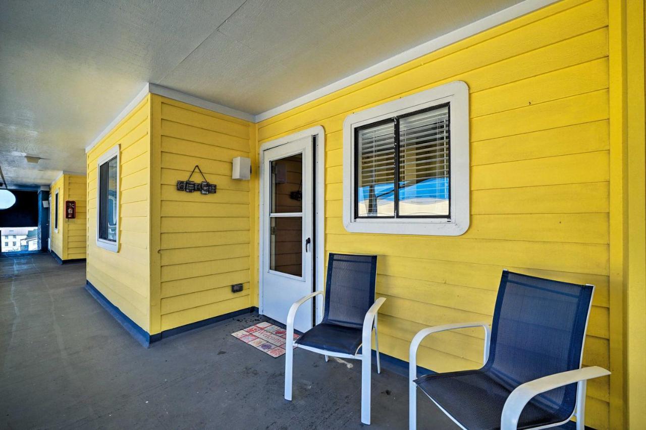 Appartamento Breezy Beach Retreat With 180-Degree Ocean Views! Carolina Beach Esterno foto